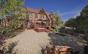 Tudor Rose Bed And Breakfast And Chalets Salida Co
